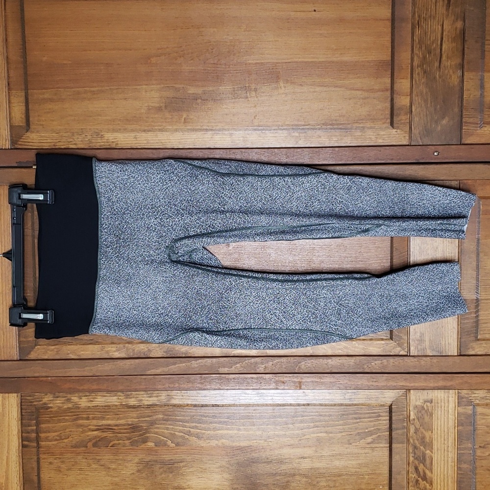 Lululemon Run The Day Crop Leggings Sz 6